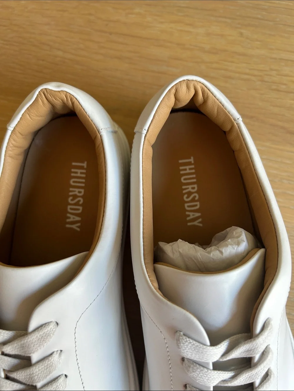 THURSDAY LOW TOP Encore SNEAKERS, White, Size 9, NWT